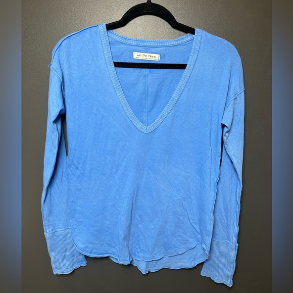 Free People | We The Free | Sky Blue V-Neck Long Sleeve Top | XS | CALL OUT - Picture 1 of 7